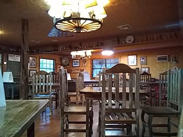 The Original Willie's Bar-B-Q interior